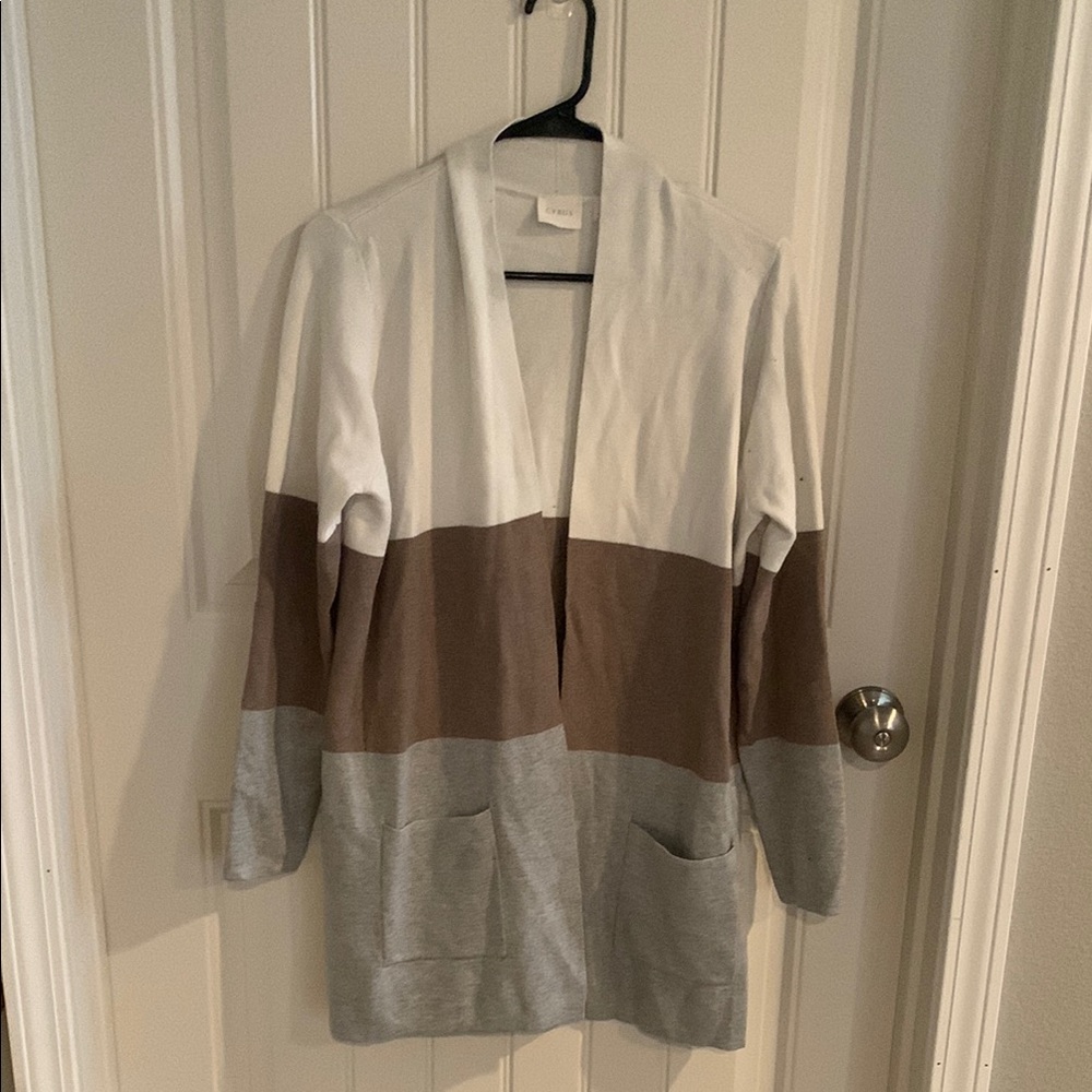 Chic Color Block Cardigan with Pockets